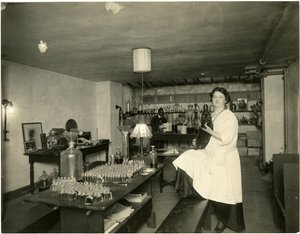 Ann Haviland, parfumeur door Jessie Tarbox Beals