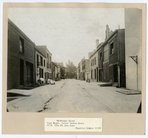 MacDougal Alley, Greenwich Village, New York, VS, c.1905-20