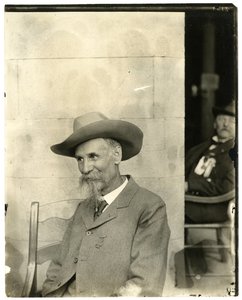 Man met hoed, medaille, ca. 1905-40 door Jessie Tarbox Beals