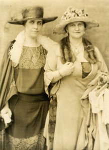 Mevrouw Coolidge en haar vriendin Frances Parkinson Keyes