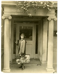 Mevrouw L C Harper (Mabel Herbert Urner) op weg naar Europa om monsters te verzamelen, New York, VS, ca. 1905-27