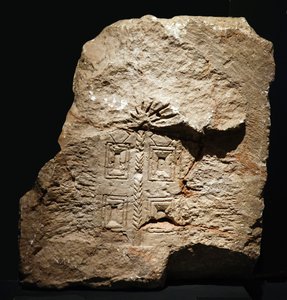 Torah Heiligdom reliëf uit Khirbet es-Samara, Samaria, c.4e eeuw AD door Jewish School