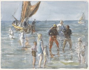 Dame wordt door twee vissers van een boot naar het land gedragen