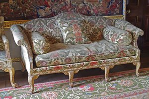 Een George III vergulde Humpback soda-bedstee