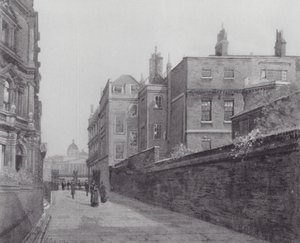 Verloren Londen: Passage in Spring Gardens van Trafalgar Square naar The Mall door John Crowther