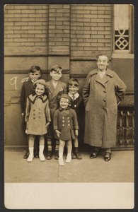 [Groep kinderen] door John Frank Keith