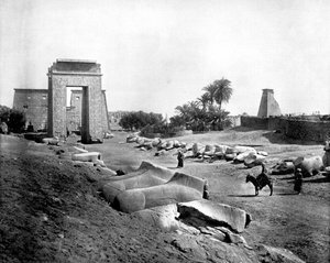 Laan van sfinxen, Karnak, Egypte, 1893 door John L. Stoddard