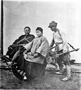 China, de riksja ca. 1870 (foto) door John Thomson