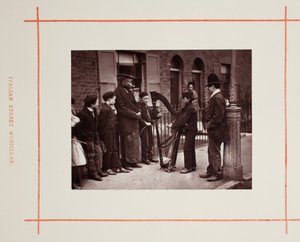 Italiaanse Straatmuzikanten, 1877 door John Thomson
