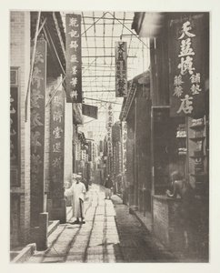 Physic Street, Canton, c. 1868 door John Thomson