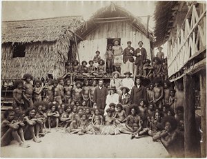 Missiehuis Parimata, Aroma, Nieuw-Guinea, 1885 door John W. Lindt