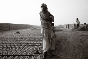 Baksteenfabrieken in Kolkata, India, 2016 (foto) door Jon Nicholson