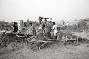 Baksteenfabrieken in Kolkata, India, 2016 (foto) door Jon Nicholson