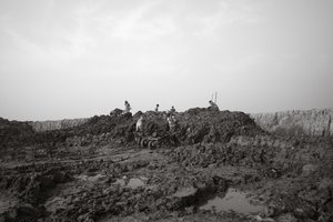 Baksteenfabrieken in Kolkata, India, 2016 (foto) door Jon Nicholson