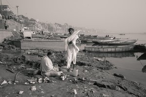 Manikarnika Ghat, Varanasi, 2016 (foto) door Jon Nicholson