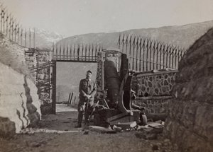Album "Meine weltkriegs - Erinnerungen Zuid-West Front (Karinthië, Italië, Zuid-Tirol) 31/03/1915-12/11/1918 - Josef Zohles Wenen": soldaat in een fort door Josef Zohles