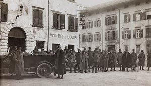 Album "Meine weltkriegs - Erinnerungen South-West Front (Karinthië, Italië, Zuid-Tirol) 31/03/1915-12/11/1918 - Josef Zohles Wien": soldaten in Tolmezzo door Josef Zohles