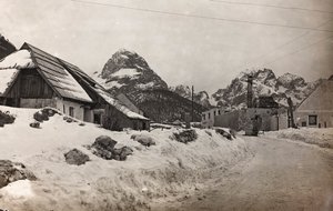 Album "Meine weltkriegs - Erinnerungen South-West Front (Karinthië, Italië, Zuid-Tirol) 31/03/1915-12/11/1918 - Josef Zohles Wien": uitzicht op Cave del Predil