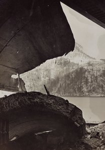 Album "Meine weltkriegs - Erinnerungen South-West Front (Karinthië, Italië, Zuid-Tirol) 31/03/1915-12/11/1918 - Josef Zohles Wien": puin van een fabriek