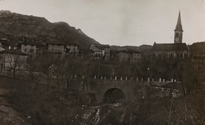 Album "Meine weltkriegs - Erinnerungen South-West Front (Karinthië, Italië, Zuid-Tirol) 31/03/1915-12/11/1918 - Josef Zohles Wien": uitzicht op een dorp in Carnia door Josef Zohles