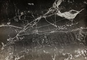 Album "Meine weltkriegs - Erinnerungen South-West Front (Carinthia, Italië, South Tyrol) 31/03/1915-12/11/1918 - Josef Zohles Wien": luchtfoto van de Italiaanse t