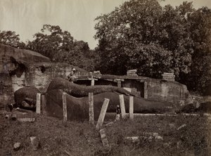 De Paranirvana van Boeddha, Gal Vihara, Polonnaruwa, Ceylon door Joseph Lawton