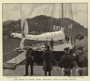 Het jacht Britannia van de Prins van Wales in de haven van Cannes