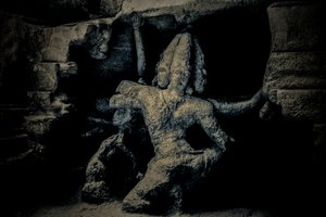 Who is this God that Rests in the Dark, 2016 (foto)