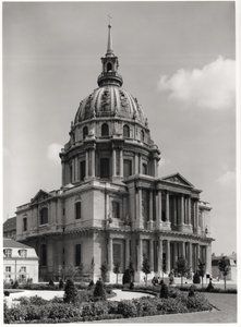 Gevel van de kerk van St. Louis, Dome des Invalides