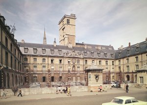 Gevel van het stadhuis, het voormalige Palais des États de Bourgogne door Jules Hardouin Mansart