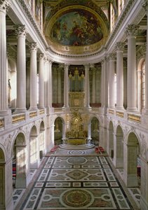 De Chapelle Royale (Koninklijke Kapel) kijkend naar het oosten, voltooid door Robert de Cotte (1656-1735) begonnen in 1699 volgens plannen opgesteld in 1689, gewijd in 1710