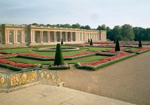 De tuinfaçade van het Grand Trianon, 1687