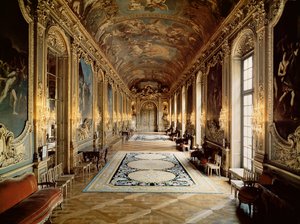 Zicht op de Galerie Doree van het Hotel de Toulouse, c.1720 door Jules Hardouin Mansart