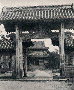 Poorten van de Tanjo-ji tempel, gewijd aan Nichiren, c1900, 1921