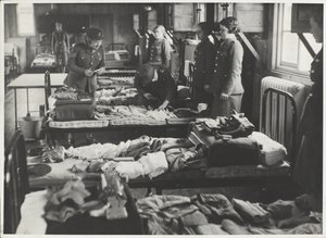 Uitrustingsinspectie, 1939-45 door Jurian van Streeck or Streek