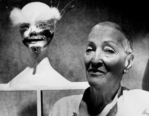 Portret van de Duitse schilder en beeldhouwer Meret Oppenheim door Karl Heinz Bast