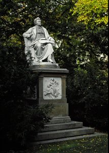 Monument ter ere van de Oostenrijkse componist Franz Peter Schubert (1797-1828). Beeldhouwwerk door Karl Kundmann (1838-1919) 1872. Wenen, Stadtpark, Oostenrijk door Karl Kundmann