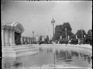 Queen Victoria Memorial, The Mall, St James, City Of Westminster, Londen door Katherine Jean Macfee