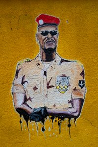 Straatkunstportret van Mamadi Doumbouya, Conakry, 2019