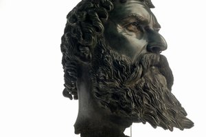 Bulgaars goudkoorts, Instituut voor Archeologie Museum, Giorgi Kitov