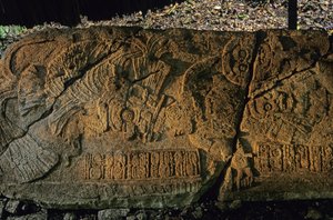 Guatemala; Maya; Aguateca, stenen monument Tan Te