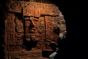 Maya; Copan; Honduras; archeologie; Klassieke periode; graf, Robert Sharer, opgraving