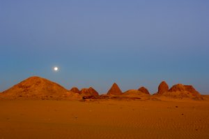 Taharka Piramide, Aspelta Piramide, 25e dynastie Begraafplaats, Nuri, Soedan, Nubië, Nub..., 2007 (foto)