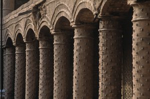 Caravanserai, oude Joodse handelspost, Davidster op zuilen, Herat, 2004