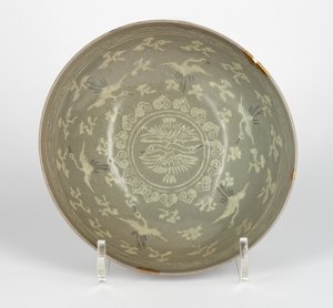 Kom met kraanvogels en wolken, ca. 1150-1200 door Korean School