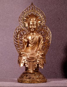 Koreaanse kunst: Boeddha beeldje in goud. Silla periode, 8e-10e eeuw. Nationaal Museum van Korea door Korean School
