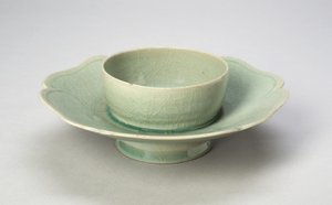 Bekerstandaard met gelobde rand, Goryeo dynastie
