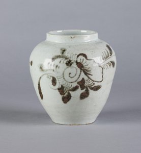 Pot met bloemmotief, Yi dynastie