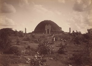 Algemeen zicht op Sanchi Tope vanuit het noorden