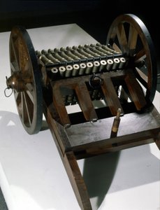 Kanon met 33 roterende lopen, model naar de tekening van Leonardo da Vinci. Museum voor Wetenschap en Technologie, Milaan